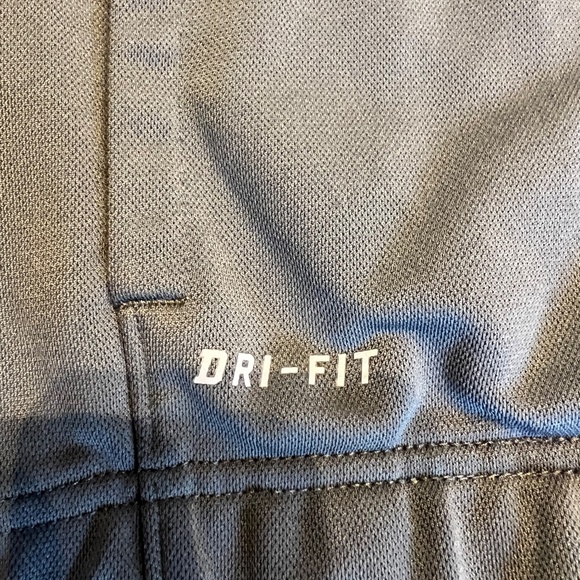 Nike Elite, Dri-fit zip up jacket size large - Picture 3 of 6